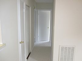 Nice 2 BR, 2 BA Condo with Brand New Carpets in Alexandria, VA (Photo 8 of 9)