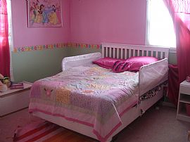 Quiet 3 BR, 1 BA Home in  West Joliet in Joliet, IL (Photo 6 of 8)