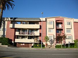 Open and Bright 3 BR, 2 BA Condo - Walk to The Blvd. in Sherman Oaks, CA