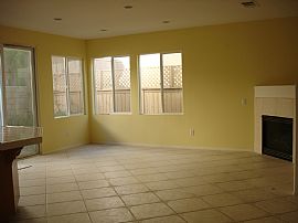 Beautiful 3 BR, 2 BA, 2 CAR Home - 1860 Sq.Ft. - Near Shopping in Pacoima, CA (Photo 4 of 6)