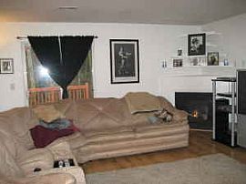 Beautiful 3 Bedroom Home - Puyallup South Hill Sunrise  in South Hill, WA (Photo 2 of 4)