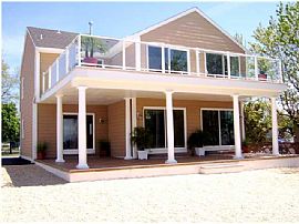 Furnished 4 Bedroom Waterfront Colonial Home with a View  in Toms River, NJ (Photo 2 of 4)