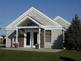 Spacious 3 Bedroom Apartment Home with Lots of Amenities in Oshkosh, WI (Photo 5 of 10)