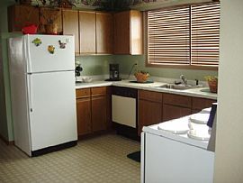 Spacious 3 Bedroom Apartment Home with Lots of Amenities in Oshkosh, WI (Photo 7 of 10)