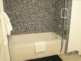 Handsome 1 Bedroom Loft on Broadway  in New York, NY (Photo 4 of 9)