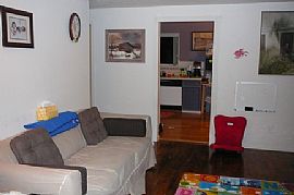 Nice 3 BR, 1 BA Rambler with Hardwood Floors in West Hill Auburn in Auburn, WA (Photo 3 of 10)