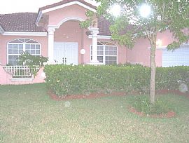 Beautiful 4 Bedroom Pool Home with Open Floor Plan in Miami, FL