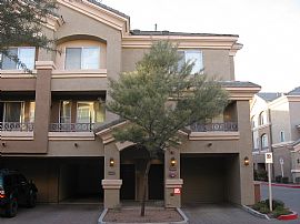 Cozy 1 Bedroom Condo with Attached Garage in Paradise Valley in Phoenix, AZ (Photo 10 of 12)