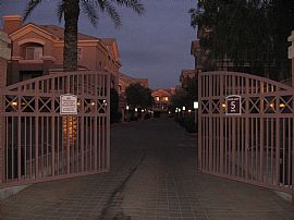 Cozy 1 Bedroom Condo with Attached Garage in Paradise Valley in Phoenix, AZ (Photo 5 of 12)