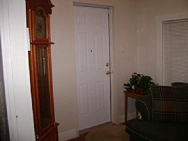 Unfurnished 1 Br, 1 Ba Duplex with Sun Room in West Palm Beach, FL (Photo 11 of 12)