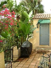 Unfurnished 1 Br, 1 Ba Duplex with Sun Room in West Palm Beach, FL (Photo 12 of 12)