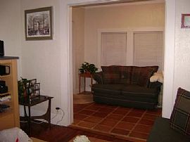 Unfurnished 1 Br, 1 Ba Duplex with Sun Room in West Palm Beach, FL (Photo 7 of 12)