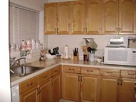 Unfurnished 1 Br, 1 Ba Duplex with Sun Room in West Palm Beach, FL (Photo 8 of 12)