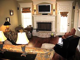 Custom 4 Bedroom Executive Home with Many Upgrades in Savannah, GA (Photo 4 of 12)