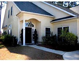 Spacious 4 Bedroom Townhome on Golf Course in Savannah, GA