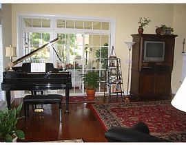 Spacious 4 Bedroom Townhome on Golf Course in Savannah, GA (Photo 3 of 8)