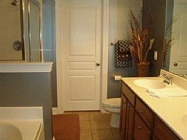 Stunning 3 BR, 3.5 BA Townhome with Old Southern Charm  in Pooler, GA (Photo 9 of 10)