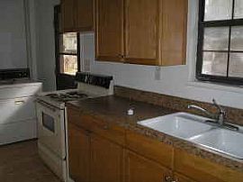 Clean 2 BR, 1 BA Home in Quiet Neighborhood in Umatilla, FL (Photo 2 of 5)