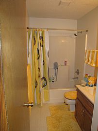 Beautiful 3 BR, 2 BA House in Very Safe Neighborhood! in Manhattan, KS (Photo 4 of 10)