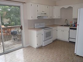 Spacious 2 Bedroom Condo on Courtland Ave. in Stamford, CT