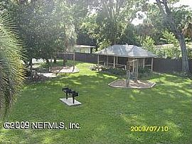 Freshly Painted 1 BR, 1 BA Apartment Style Condo on 2nd Floor in Jacksonville, FL