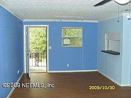 Freshly Painted 1 BR, 1 BA Apartment Style Condo on 2nd Floor in Jacksonville, FL (Photo 3 of 4)