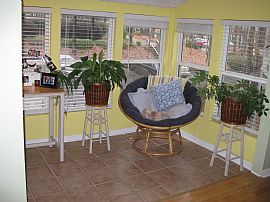 Cute 2 BR, 1 BA Condo - Top Floor Unit with Fantastic Floor Plan in Atlanta, GA (Photo 9 of 9)