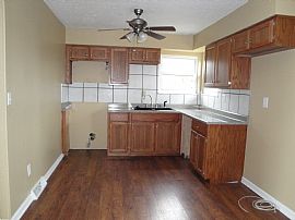 Very Nice 4 Bedroom Home - Only 3 Miles From Fort Knox in Radcliff, KY (Photo 3 of 12)