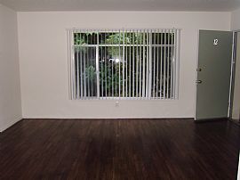 Huge Single 1 BR, 1 BA Apartment - Great Hardwood Floors in Los Angeles, CA
