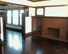 Nice Large 2 Bedroom Apartment - Must See! in Chicago, IL (Photo 4 of 4)
