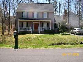 Excellent 3 Bedroom Home with New Carpet Upstairs in Fredericksburg, VA