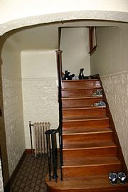 Lovely 2 Bedroom Home Near Grosse Pointe in Detroit, MI (Photo 2 of 4)