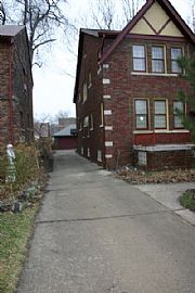 Lovely 2 Bedroom Home Near Grosse Pointe in Detroit, MI (Photo 4 of 4)