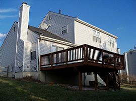 Gorgeous 4 BR, 3.5 BA Home - Minutes to Metro and Shopping in Gaithersburg, MD (Photo 2 of 6)