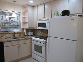 Fully Furnished Condo - Off Season Bargain - Steps From Ocean in Indian River Shores, FL (Photo 6 of 10)