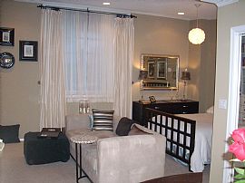 Beautiful 1 Bedroom Furnished Plaza Condo - Ready Now in Kansas City, MO (Photo 2 of 3)