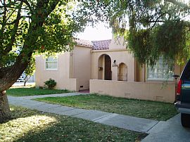 Spacious 2 Br, 1 Ba Duplex in Concord, Ca  in Concord, CA (Photo 2 of 2)