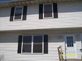 Freshly Painted 3 Bedroom Townhouse - Available Feb. 5th, 2010 in Neenah, WI