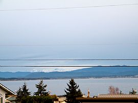 Fully Furnished 1 Bedroom Studio, Water and Mountain Views in Camano Island, WA (Photo 10 of 10)