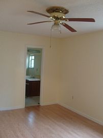 Newly Renovated 2 BR, 2.5 BA Townhouse with Excellent Schools   in Marietta, GA (Photo 5 of 6)