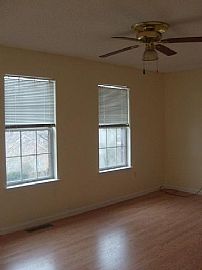 Newly Renovated 2 BR, 2.5 BA Townhouse with Excellent Schools   in Marietta, GA (Photo 6 of 6)