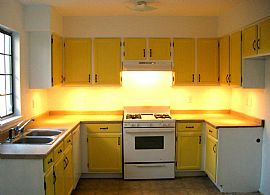 Freshly Painted 2 BR, 1.5 BA House with New Hardwood Flooring in Las Vegas, NV (Photo 3 of 5)