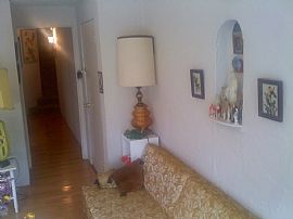 Charming 2 BR, 1 BA Apartment in 1920's Building  in Oakland, CA (Photo 2 of 4)