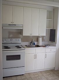 Adorable 2 BR, 1 BA Rancher Home with Hardwood Floors in Middle River, MD