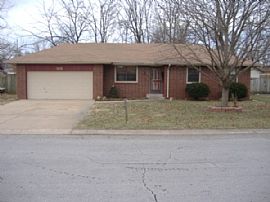 Newly Remodeled 3 BR, 2 BA Home with Spacious Living Area in Springfield, MO