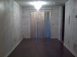 Great 2 Bedroom Townhouse with Finished Basement in Austell, GA (Photo 2 of 4)