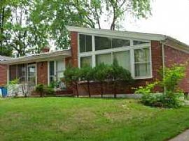Beautiful 3 Bedroom Brick Ranch Home with Exercise Rooms in University City, MO