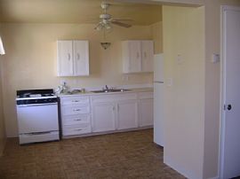 Spacious 2 Bedroom Apartments with Large Swimming Pool in Orangevale, CA (Photo 2 of 8)