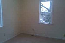 Renovated, 2 Floor, 3 Bedroom Apartment with New Appliances in Vernon, CT (Photo 2 of 4)