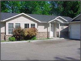 Private 2 Bedroom Townhouse - Pets Allowed in Nampa, ID (Photo 5 of 5)